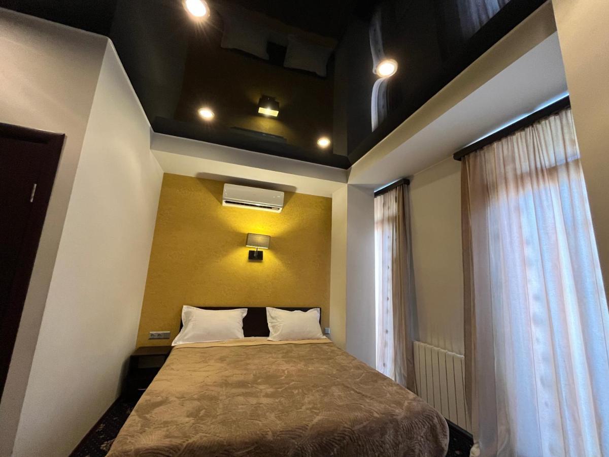 Hotel New Royal Tbilisi Exterior foto